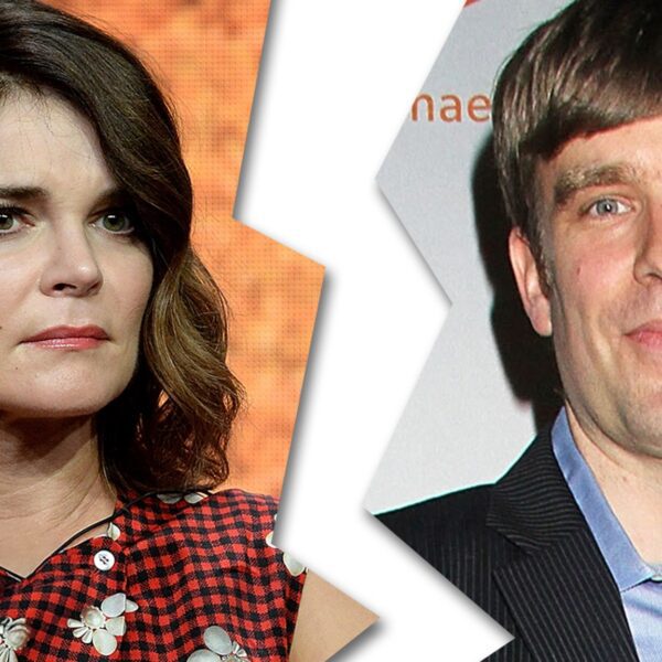 ‘Breaking Bad’ Actress Betsy Brandt Files for Divorce