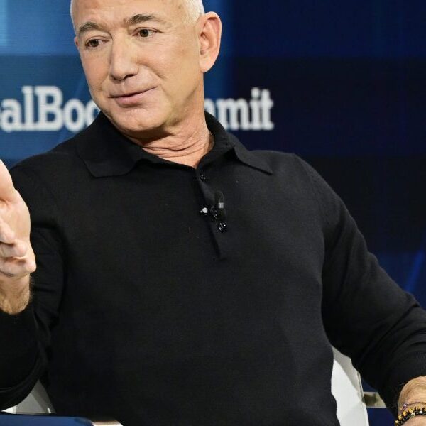 Jeff Bezos says he prefers messy conferences that ‘wander’ and run over…