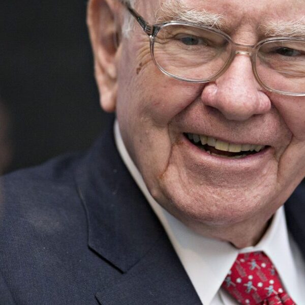 Warren Buffett’s secret to hiring nice managers