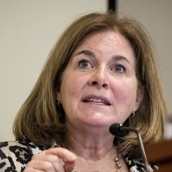 A former Fed president says she wouldn’t lower rates of interest this…