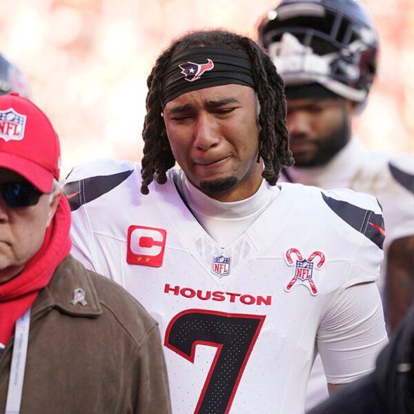 Texans’ Tank Dell suffers ugly leg harm, leaving teammates in tears