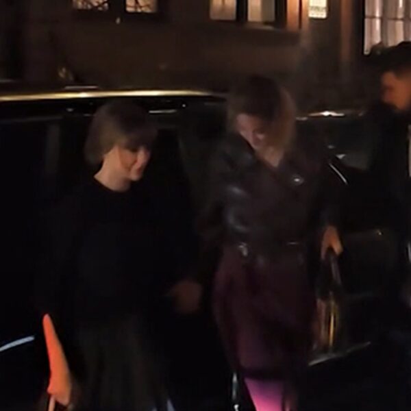 Taylor Swift & Gigi Hadid Enjoy Girls’ Night in NYC Before Final…