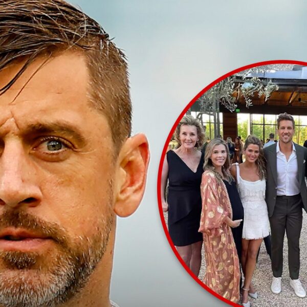 Aaron Rodgers Opens Up On Family Drama, Re-Parenting Self In New Netflix…