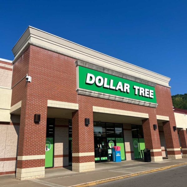 Sell Dollar Tree Heading Into Q3 Earnings (NASDAQ:DLTR)