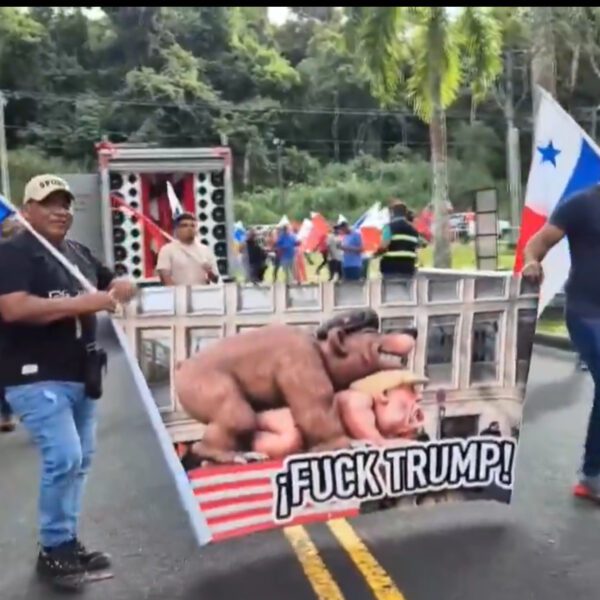 Angry Panamanians Burn Flags Outside U.S. Embassy – Denounce Trump’s Canal Threat…