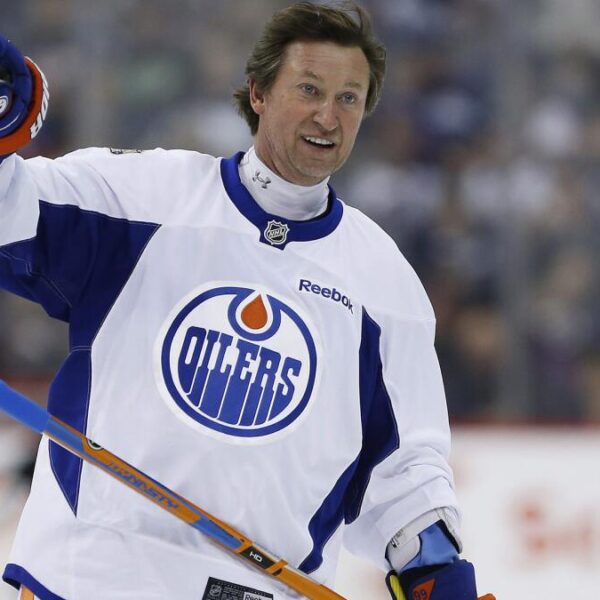 Trump Says Wayne Gretzky Should Run for Prime Minister of Canada, “Soon…