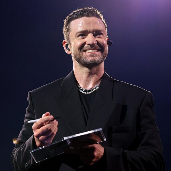 Justin Timberlake goes viral for awkward bulge second