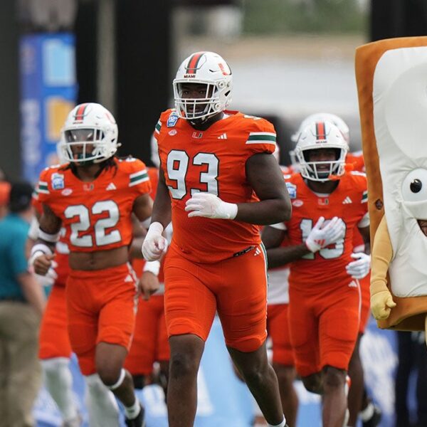 Miami teammates struggle on sideline throughout Pop-Tarts Bowl