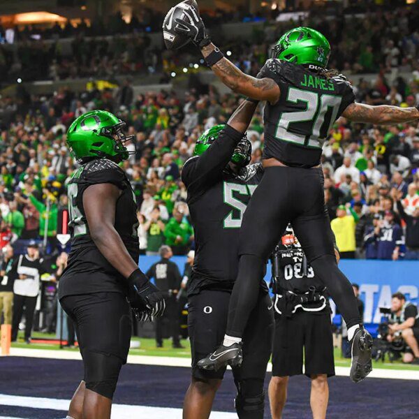 Oregon defeats Penn State to win Big Ten title