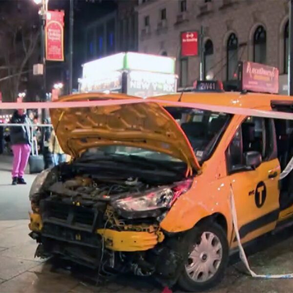 Taxi smashes into pedestrians at NYC vacationer scorching spot on Christmas Day