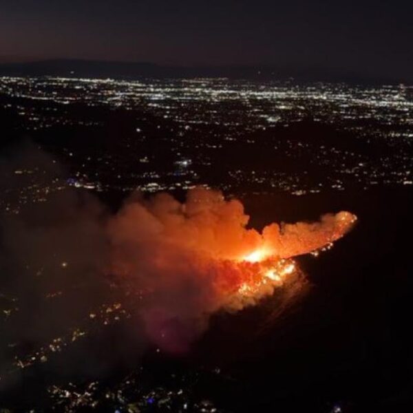 BREAKING: New Fire EXPLODES “Out of Nowhere” within the Hollywood Hills Near…