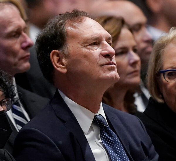 Alito Spoke With Trump Shortly Before Supreme Court Filing