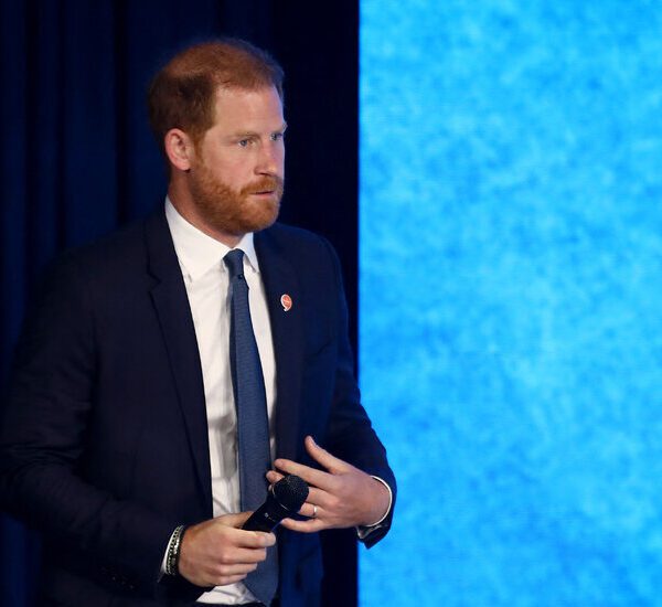 Prince Harry Agrees to Settlement as Murdoch’s U.Okay. Tabloids Offer Full Apology