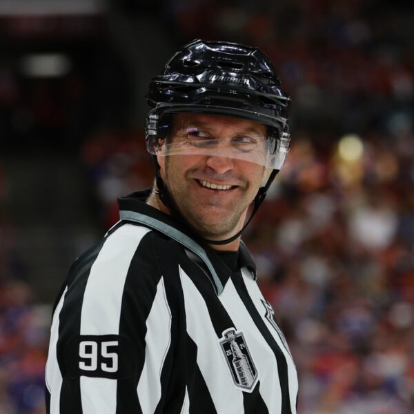 Linesman returns from damage in Jets-Avalanche recreation