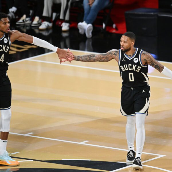 Damian Lillard reacts in 5-words to Giannis Antetokounmpo’s newest All-Star petition