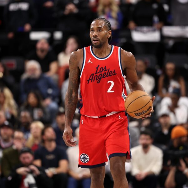 Clippers get Kawhi Leonard again, crush Hawks