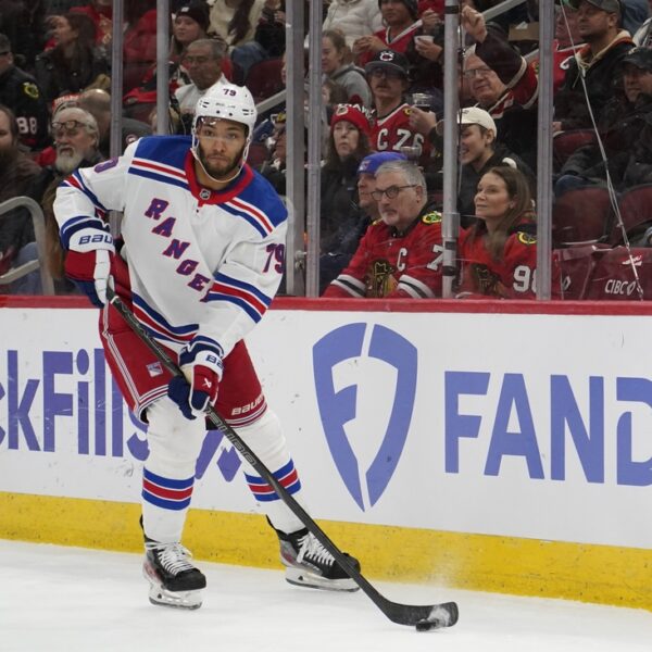 Rangers’ offense awakens in rout of Blackhawks