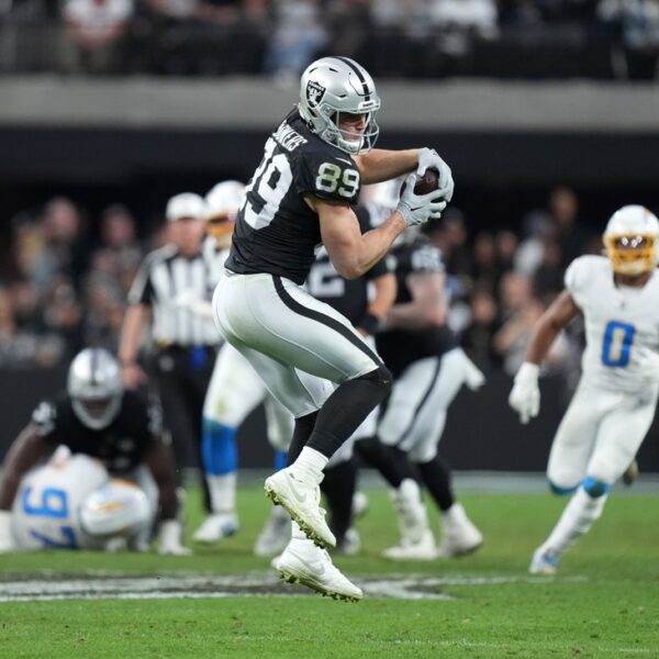 Raiders TE Brock Bowers units rookie receptions mark