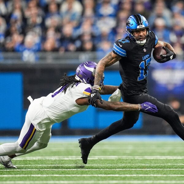 Lions pummel Vikings, snag No. 1 seed in NFC for first time