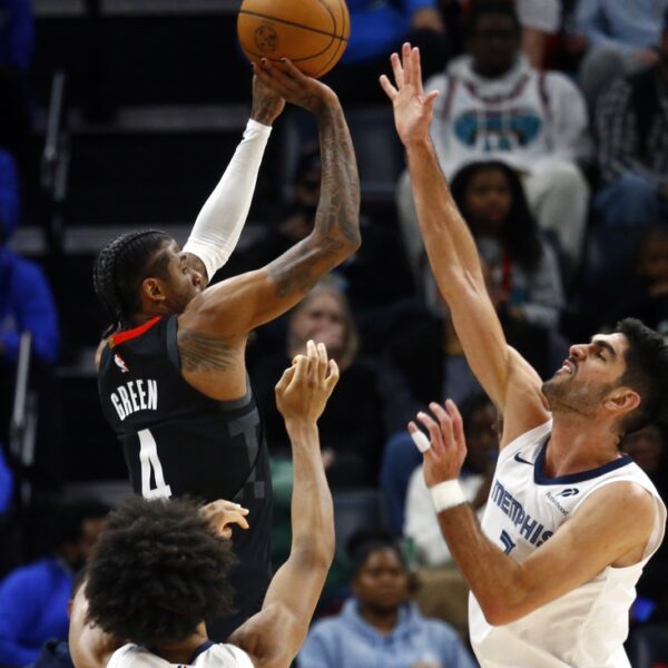 Rockets trim Grizzlies in matchup of Western powers