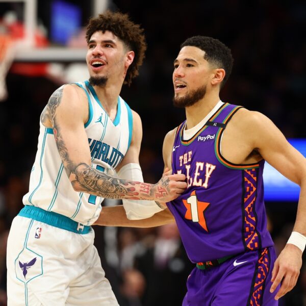 Closing 9-0 run propels Suns previous Hornets