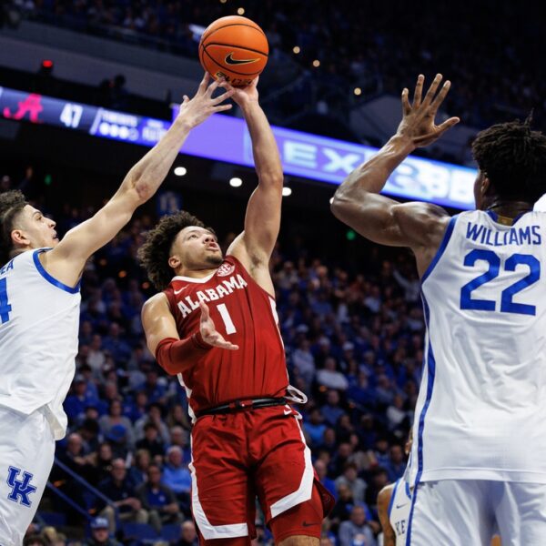 Top 25 roundup: No. 4 Alabama overpowers Eighth-ranked Kentucky