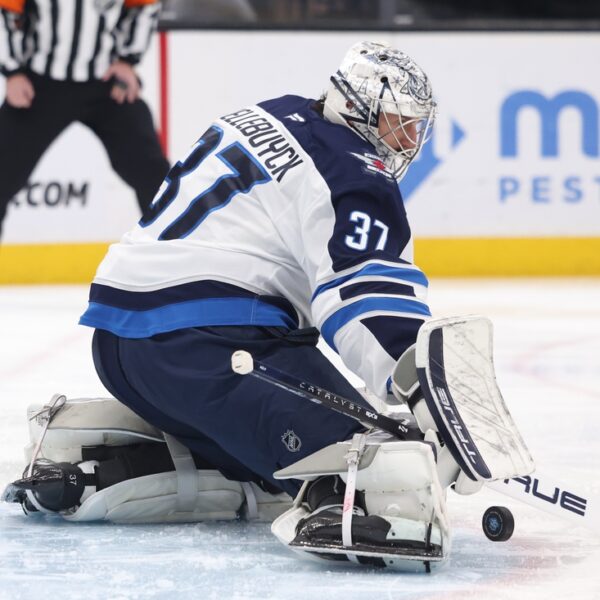 Avalanche out to unravel Connor Hellebuyck, Jets