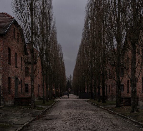 At Auschwitz, a Solemn Ceremony at a Time of Rising Nationalism