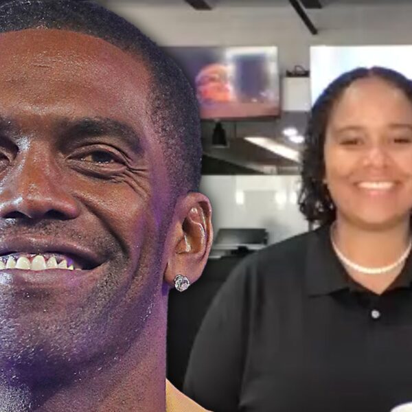 Randy Moss In ‘Great Spirits’ Amid Cancer Battle, Business Partner Says