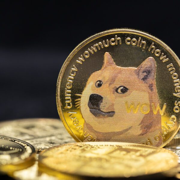 Crypto whales kopen 470 mln DOGE tokens, koers reageert