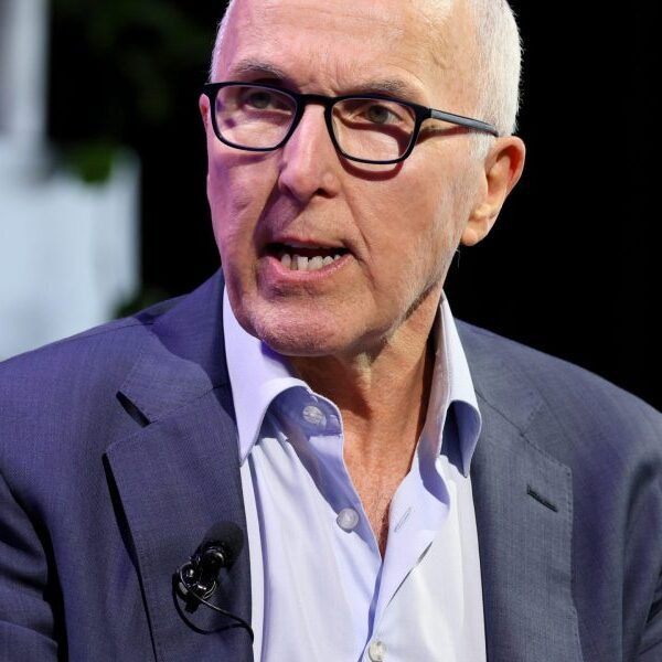 As TikTok prepares to close down, billionaire Frank McCourt desires to purchase…