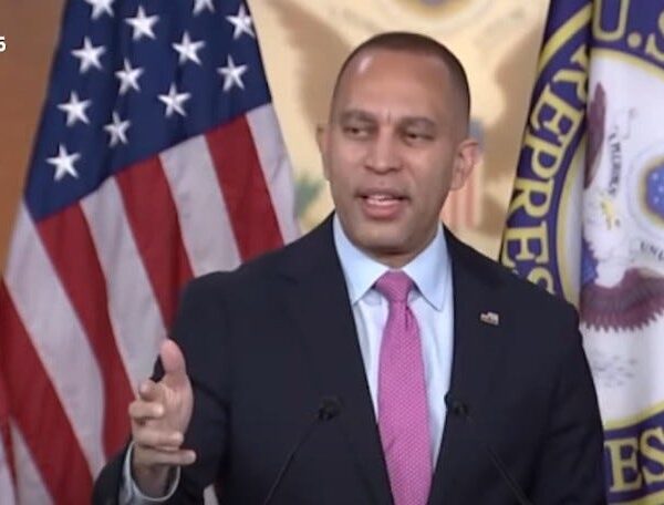 Hakeem Jeffries Just Put The Screws To Republicans On Trump Tax Cuts