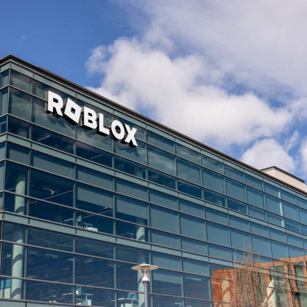 Roblox Stock: Metaverse Dominance Can Growth Keep Pace With Sky-High Valuation (NYSE:RBLX)