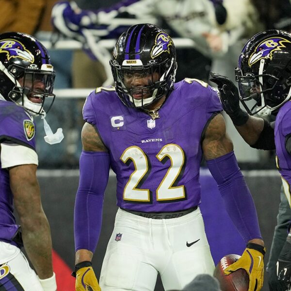 Derrick Henry, Ravens run wild for win over Steelers in NFL playoffs