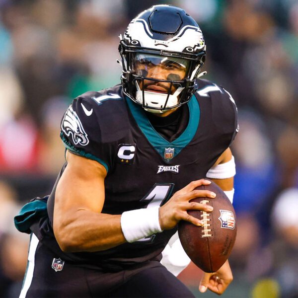 Philadelphia Eagles To Wear All-Black Alternate Uniforms On Sunday – SportsLogos.Net News