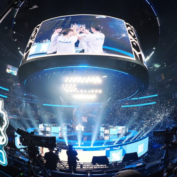 FlyQuest stays scorching as LAT Cross-Conference opens