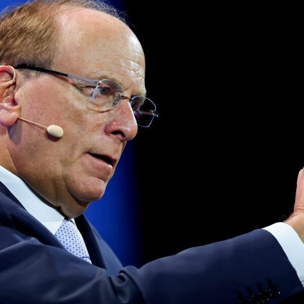 Exclusive: BlackRock expands blockchain-based cash market to Solana, in tie-up with startup…