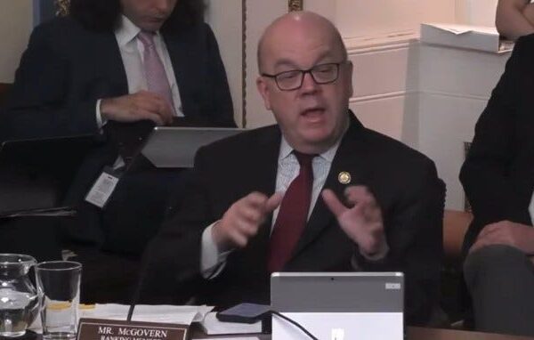 Top Democrats Blasts The Idea That Democrats Should Keep The Government Open…