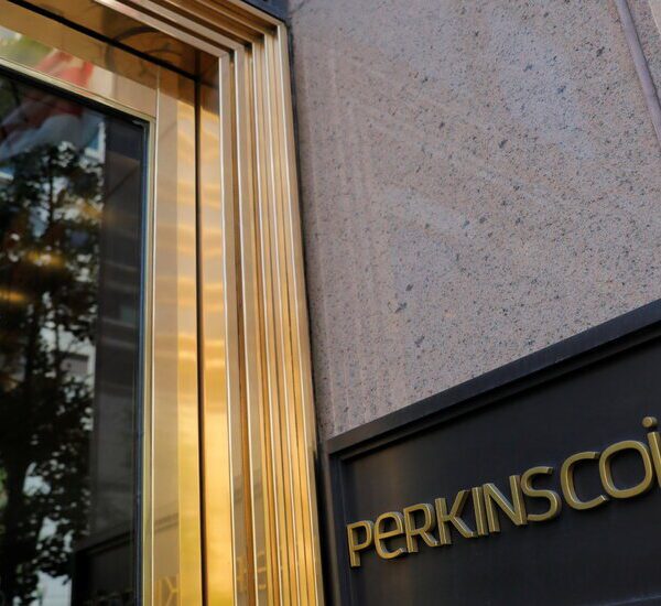 In Trump’s Fight With Perkins Coie, the Richest Firms Are Staying Quiet