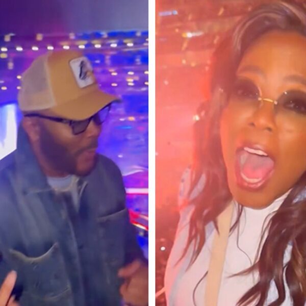 Oprah Dances With Tyler Perry at Beyoncé Concert in L.A., on Video