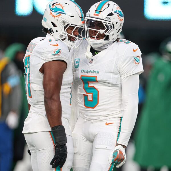 Reports: Dolphins, CB Jalen Ramsey comply with discover commerce