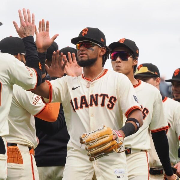MLB roundup: Giants earn comeback win over Brewers