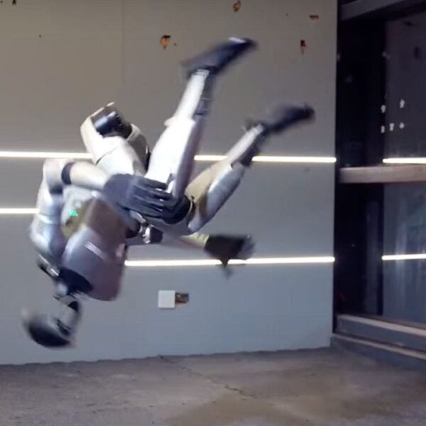 Humanoid robotic stuns with good side-flip acrobatics