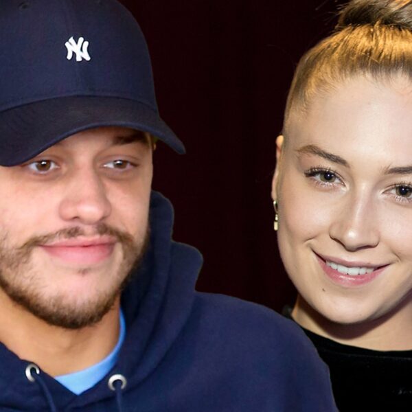 Pete Davidson and Elsie Hewitt Happily Sit Courtside at Knicks Game
