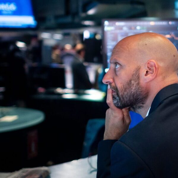 Threat to U.S. exceptionalism spurs rush for rising native bonds