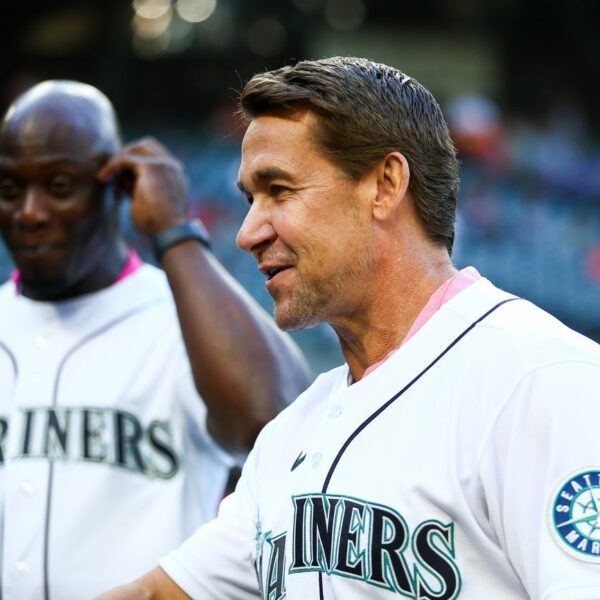 Rangers rent former All-Star Bret Boone as hitting coach