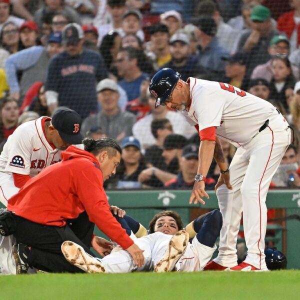 Red Sox 1B Triston Casas hurts leg, exits sport on stretcher