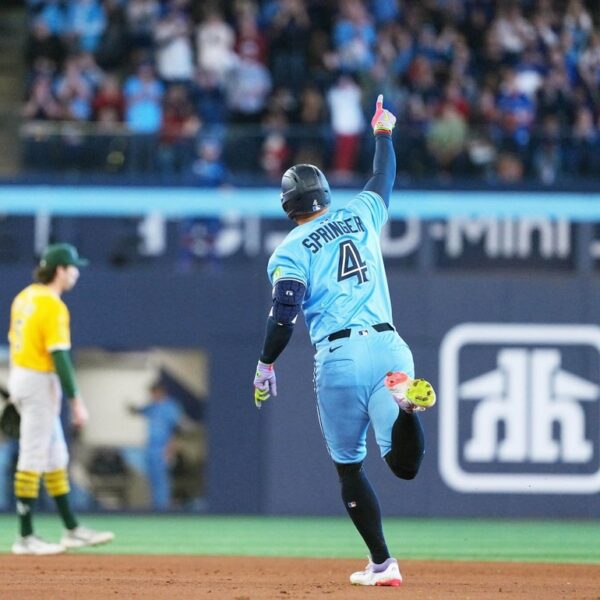 Jays win fourth staight, preserve A’s reeling