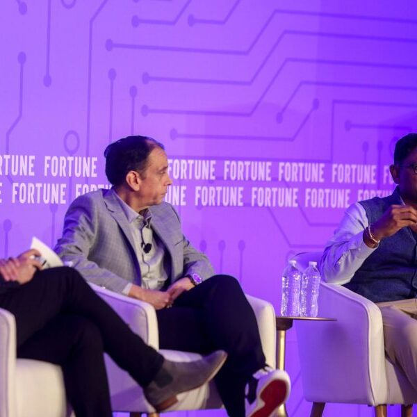 How AI brokers are reworking work—and why human expertise nonetheless issues