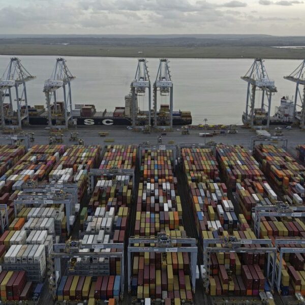 Trump declares ‘comprehensive’ commerce take care of U.Ok. although it’s prone to…